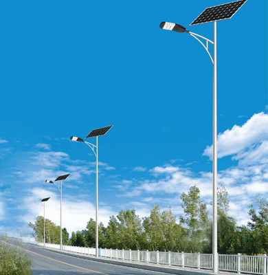 1742828123952659.jpg 策勒太阳能路灯.jpg