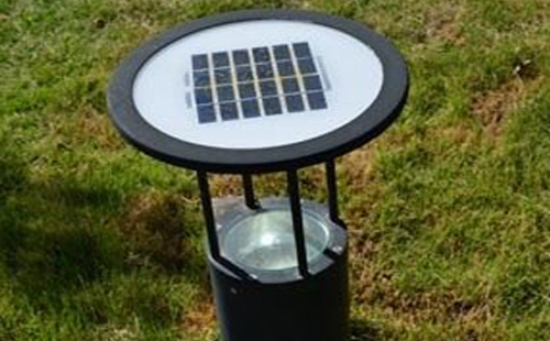 别墅庭院氛围营造：策勒草坪灯选型与布光技巧