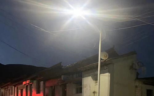 农村院子里最适合的策勒太阳能路灯亮度与安装要点 农村院子里最适合的策勒太阳能路灯亮度与安装要点